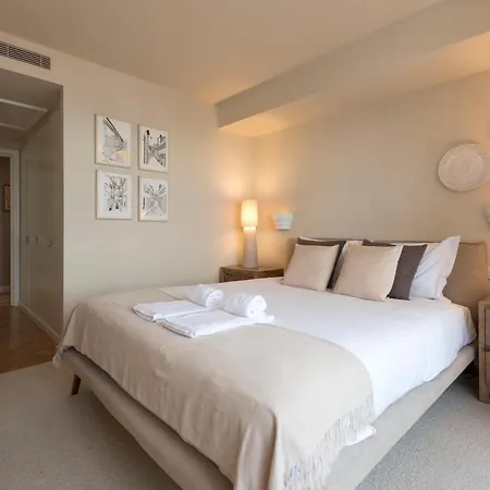 Emporium Deluxe 3br W/ Private Parking By Lovelystay Apartamento Porto