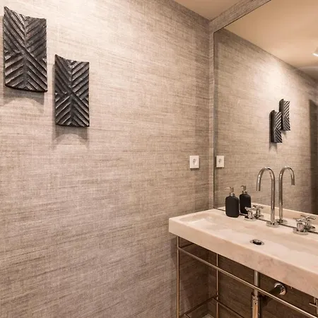 Apartamento Emporium Deluxe 3br W/ Private Parking By Lovelystay