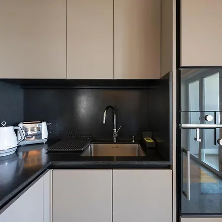 Emporium Deluxe 3br W/ Private Parking By Lovelystay * Porto