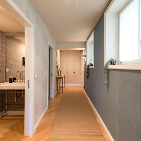 Emporium Deluxe 3br W/ Private Parking By Lovelystay Apartamento Porto