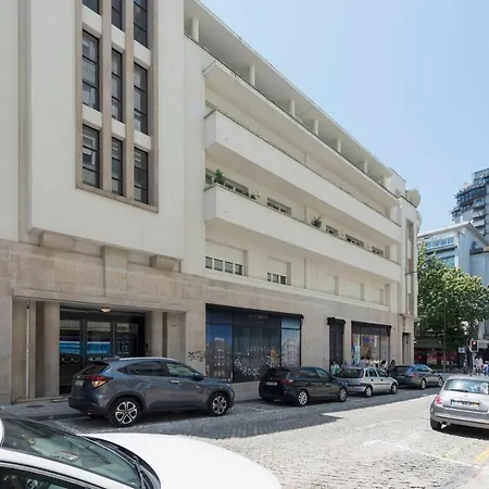 Emporium Deluxe 3br W/ Private Parking By Lovelystay * Oporto