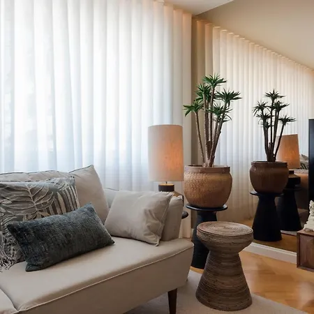 Apartamento Emporium Deluxe 3br W/ Private Parking By Lovelystay Oporto